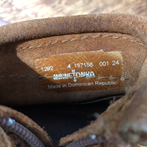 Minnetonka fringe moccasin booties - size 4 - Picture 6 of 6